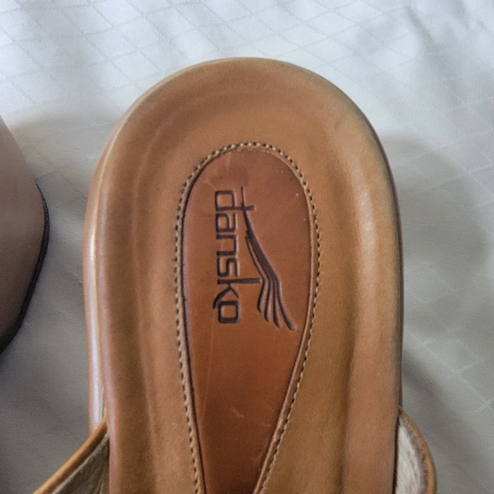Dansko Womens Tan Leather Strappy Wedge Slide Sandals EU 39 US 8.5-9 Portugal